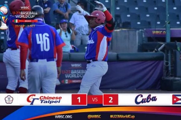 Seis beisbolistas cubanos desertan de su selección en la Copa Mundial en México