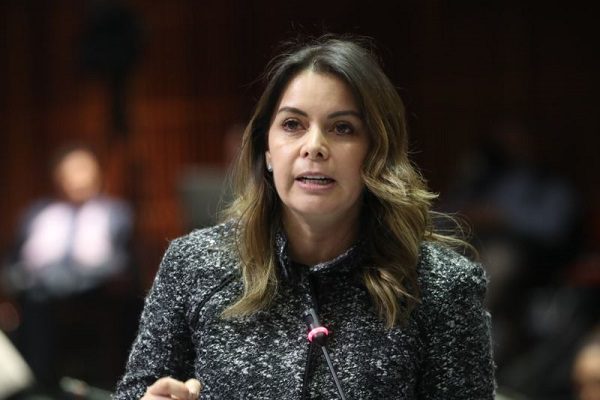 Diputada del PRI propone crear día feriado y ampliar fines de semana largos