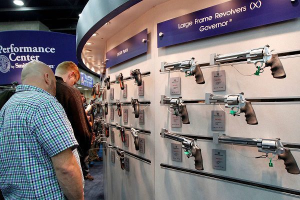 Fabricantes de armas demandados por México irán juntos en litigio