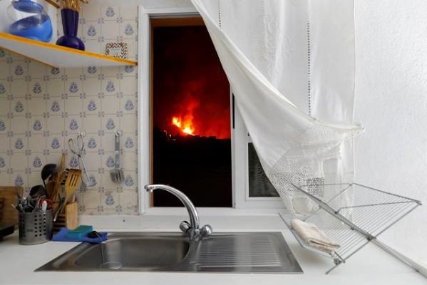 Ante afectaciones por erupción volcánica, España declara catástrofe en La Palma