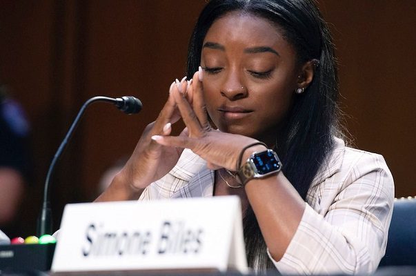 Simone Biles dice que no debió asistir a Tokio 2020