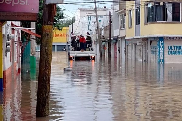 Lluvia torrencial vuelve a provocar inundaciones en Tula #VIDEOS