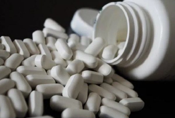 DEA alerta producción en México de píldoras falsas con fentanilo