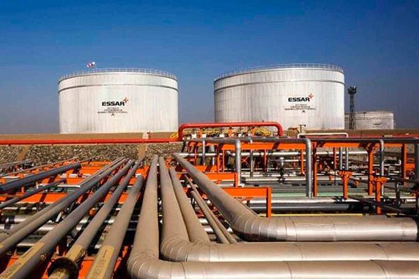 Reino Unido cierra tras con refinería durante crisis por abasto de gasolina