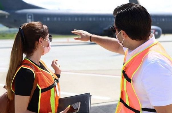 IMSS releva a médico cuya esposa presumió viaje en helicóptero