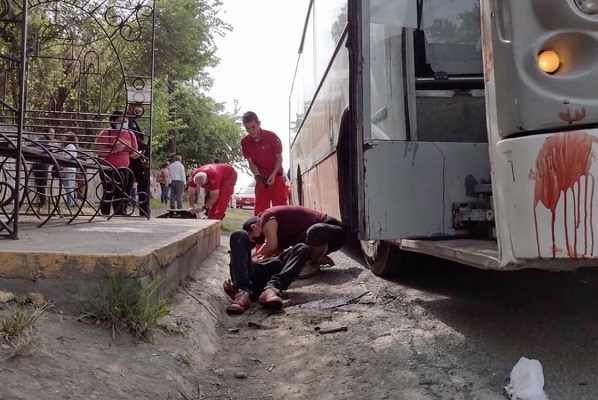 Chofer apuñala a pasajero que se negó a usar cubrebocas, en NL