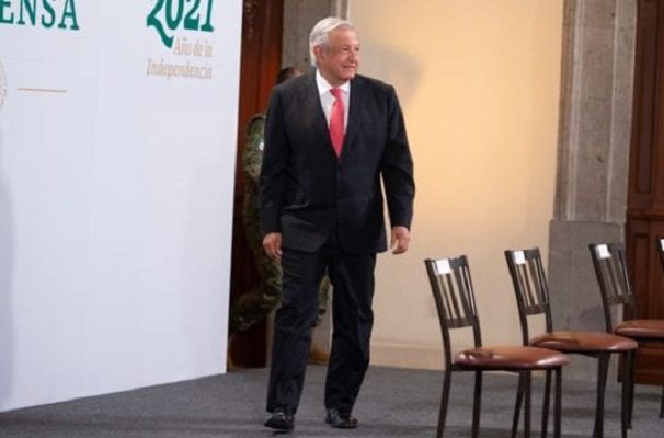 “Estamos solo contra la corrupción”, asegura AMLO sobre proceso contra científicos