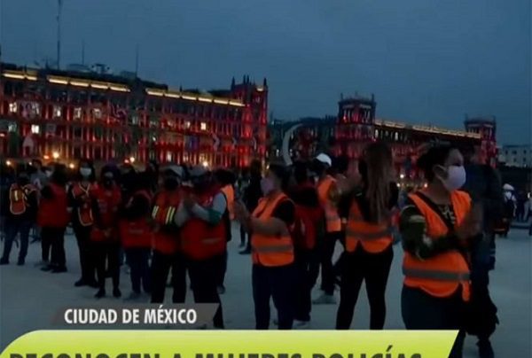 Con aplausos recibieron a policías que resguardaron marcha pro aborto