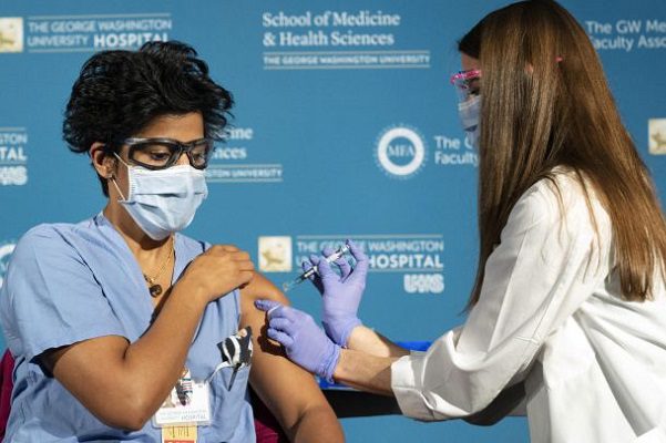 Autoridad sanitaria de EE.UU. confirma seguridad de tercera dosis de Pfizer