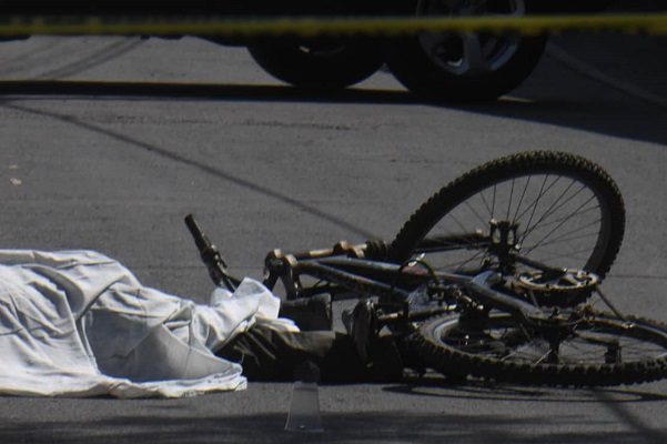 Matan a tiros a joven mientras paseaba en bicicleta, en Edomex