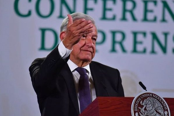 Al descartar preferencias, AMLO propone tómbola para dar la palabra