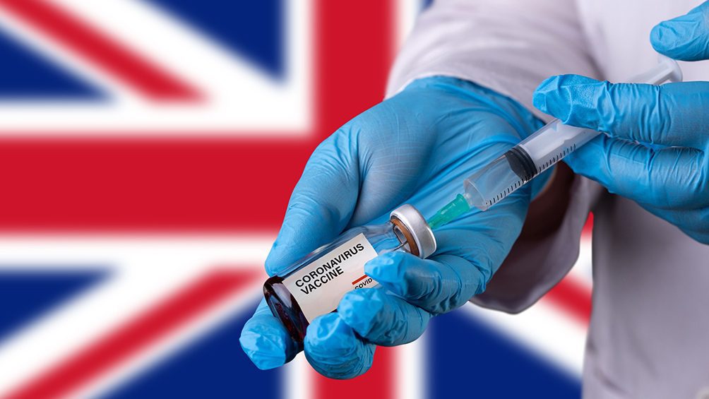 Reino Unido aplicará refuerzo de vacuna anticovid a mayores de 50 años