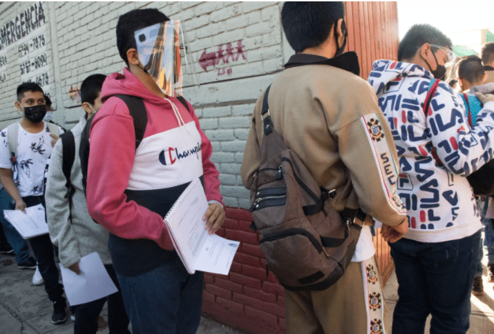 Maestro de secundaria da positivo a COVID en SLP