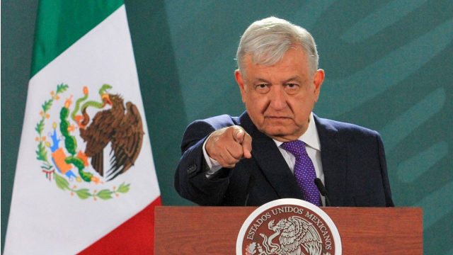 Son libres, dice AMLO de nueva bancada “rebelde” en Senado