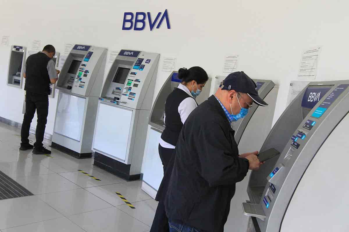Red BBVA se cae en cajeros y aplicación móvil, usuarios reportan fallas