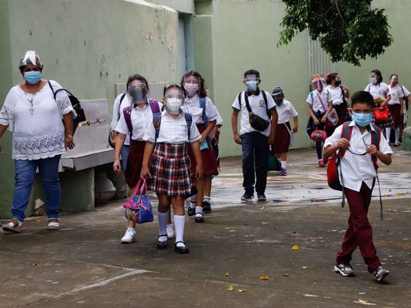 Van 25 escuelas que cierran por contagios de covid en Chihuahua