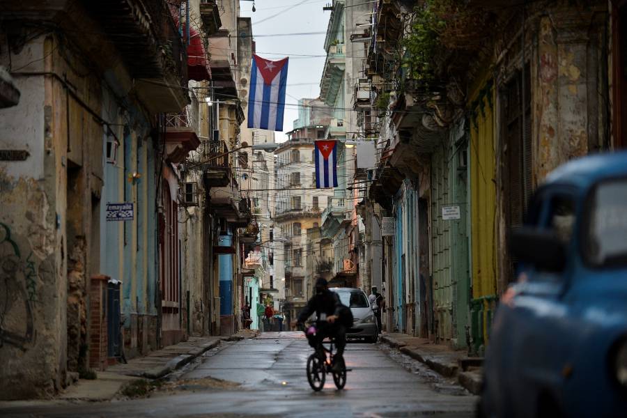 Bares y restaurantes van a reabrir en Cuba