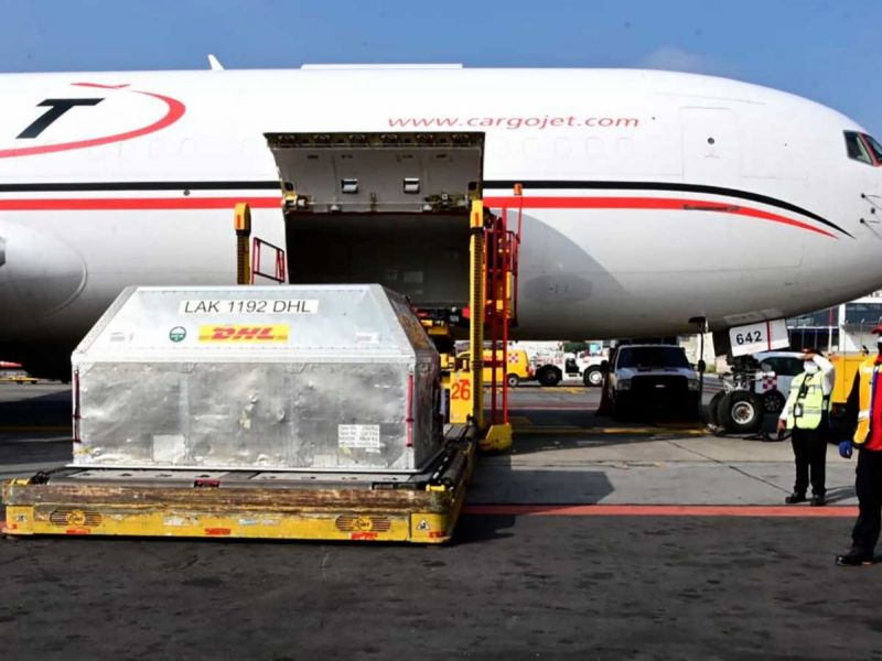 Llega a México nuevo lote con 551,070 vacunas de Pfizer contra covid