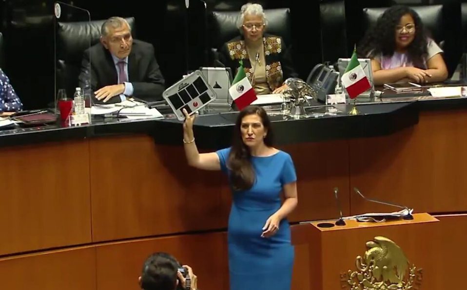 PAN entrega detector de mentiras a titular de Segob; “no acepto regalos”, contesta