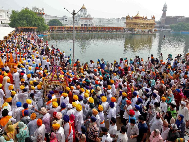 India restringe festivales religiosos ante indicios de nueva ola de covid