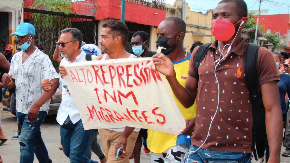 Migrantes realizan bloqueos y marchas en Tapachula