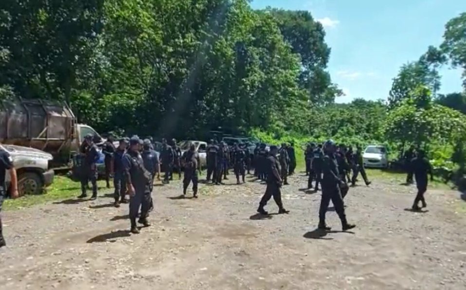 Policías municipales suspenden labores por falta de pagos en Chiapas