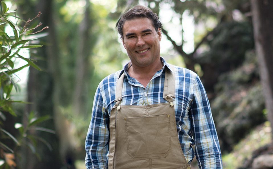 Eduardo Yáñez anuncia el cierre de su tienda de overoles por malas ventas