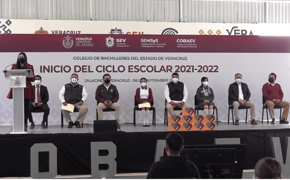 Bachillerato y universidades regresan a clases presenciales en Veracruz