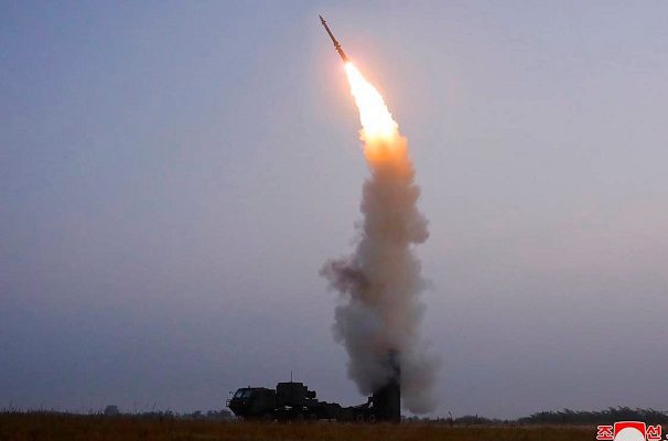 Corea del Norte lanza nuevo misil antiaéreo