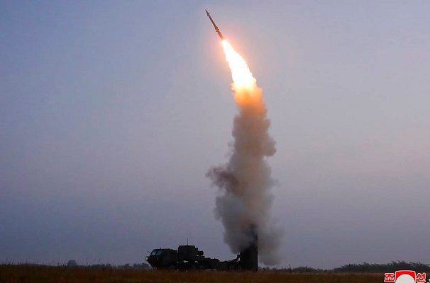 Corea del Norte lanza nuevo misil antiaéreo