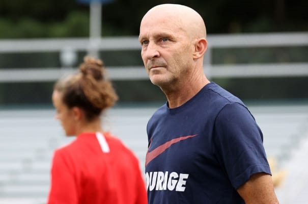 Cesan a técnico de la liga femenil de EE.UU. tras denuncias de abuso sexual