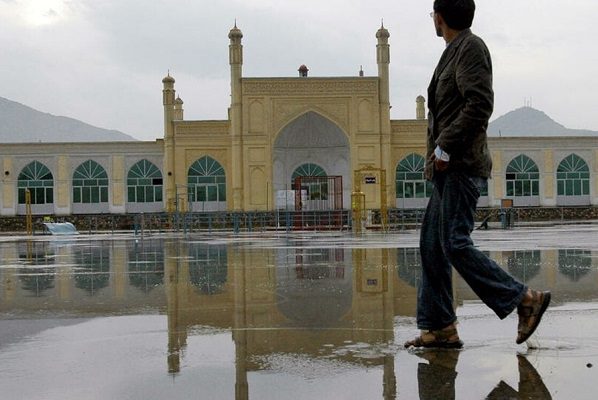 Explosión de bomba en una mezquita en Kabul deja al menos dos muertos