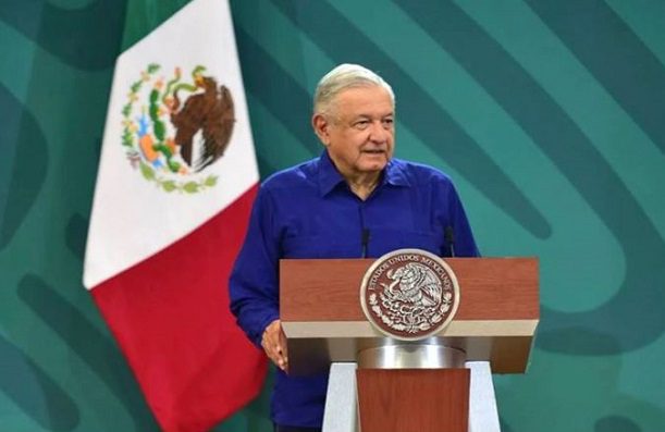AMLO advierte que serán exhibidos quienes voten contra Reforma eléctrica