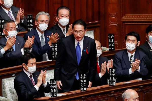 Fumio Kishida es investido como el nuevo primer ministro de Japón