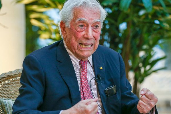 Vuelven a vincular a Vargas Llosa a sociedad offshore; ahora en Pandora Papers