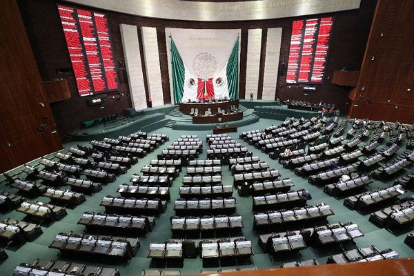Diputados turnan a comisiones iniciativa de Reforma eléctrica
