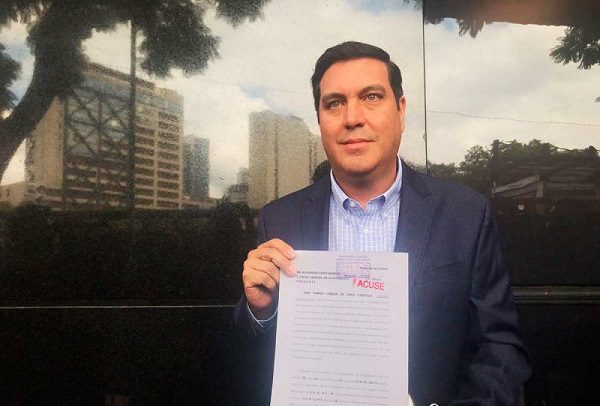 Primo de García Cabeza de Vaca presenta denuncia por falsedad de declaraciones