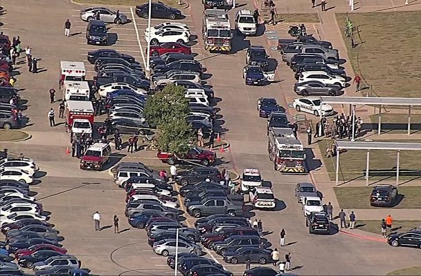 Reportan tiroteo en escuela de Texas; no se descartan heridos