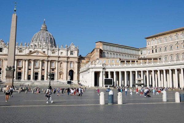El Vaticano absuelve a dos sacerdotes acusados por abuso sexual a menor