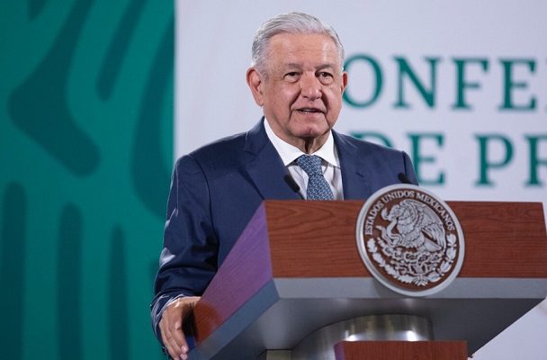 "No hay para dónde hacerse", dice AMLO a legisladores sobre Reforma eléctrica