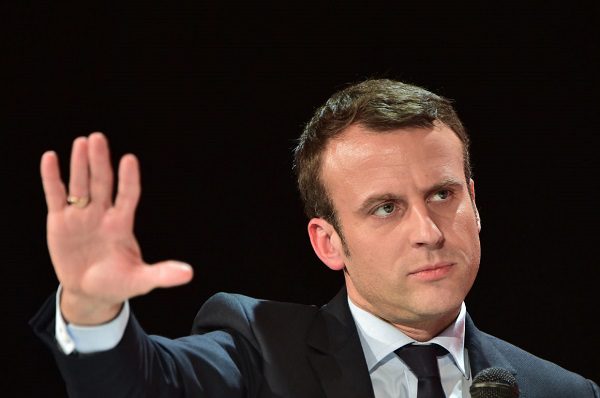 Macron pide explicación a Iglesia católica por abusos a menores
