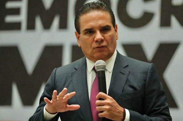 Acusan que administración de Aureoles gastó millones en renta de aeronaves