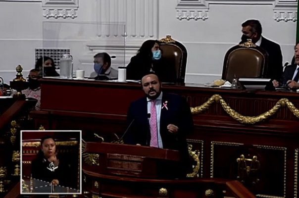 "Baje y dígalo, cobarde de partido moronga", dice diputado panista a morenista