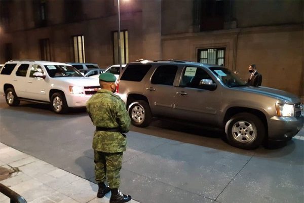 Funcionarios de EE.UU. llegan a Palacio Nacional para reunión con AMLO