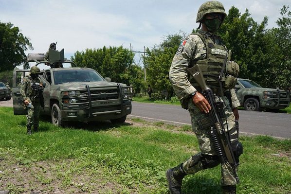 Ejército logró replegar al CJNG en Michoacán, asegura titular de Sedena
