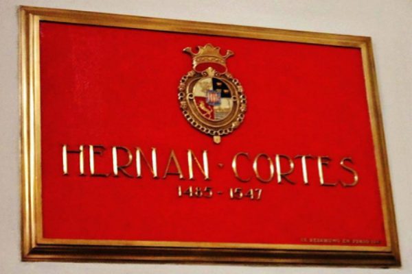 Vox exige que se rinda tributo a Hernán Cortés y que se mejore su tumba