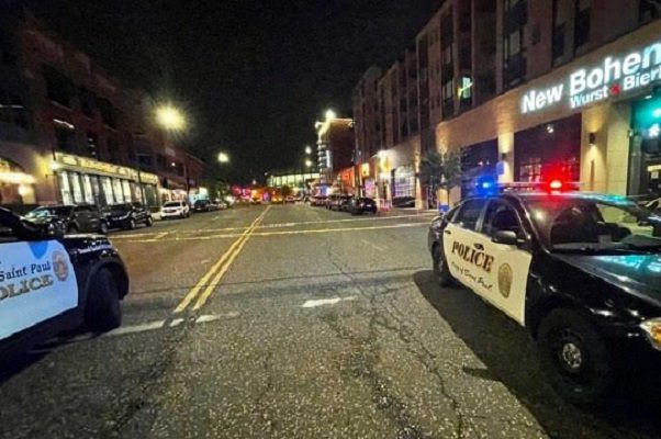Tiroteo en bar en en Minnesota deja a una mujer muerta y 14 heridos
