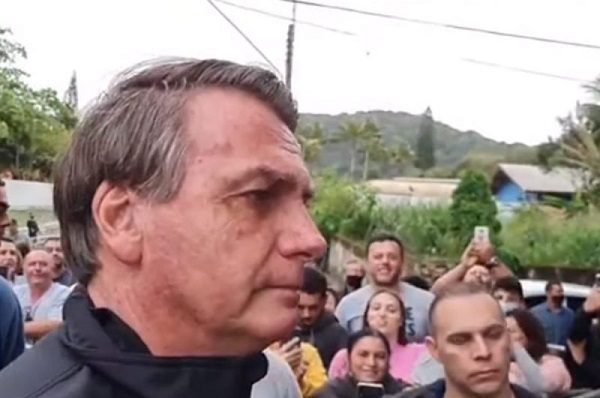 Niegan a Jair Bolsonaro entrada a estadio por no estar vacunado
