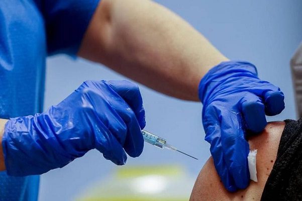 Grupo de vacunas de la OMS recomienda dosis de refuerzo para grupos de riesgo