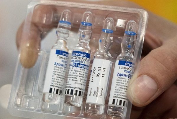 OMS podría aprobar la Sputnik V antes de fin de año